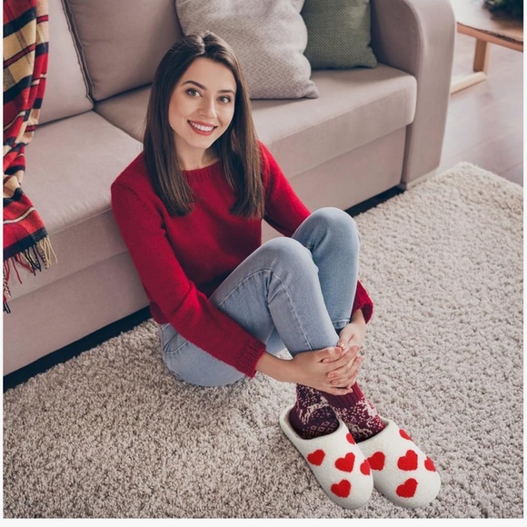 Sunday Soft Heart Indoor Valentines Day House Slippers - Picture 7 of 7